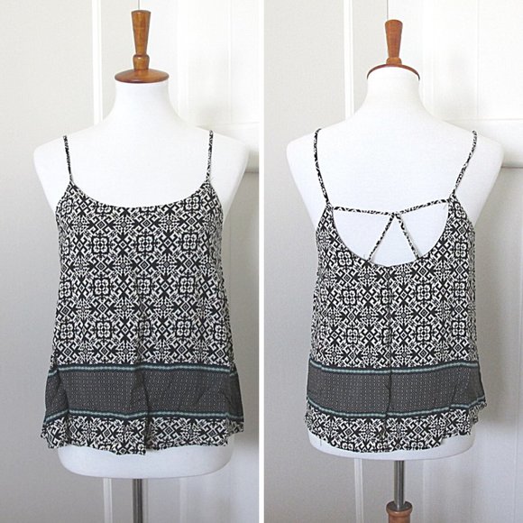 3/$15 Sans Souci | Skinny Strap  Multi Back Strap Detail Top - Picture 1 of 9